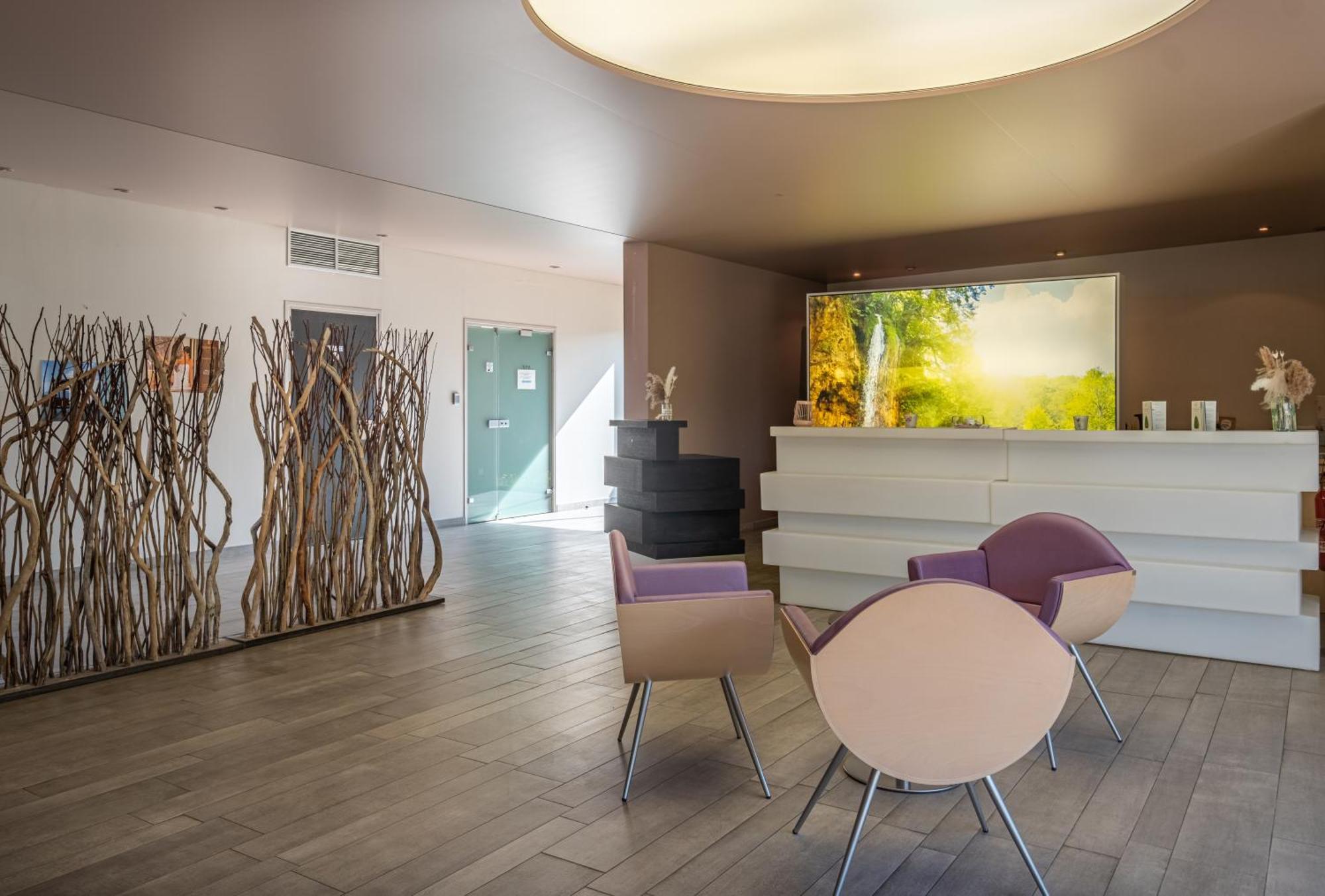 Charme Hotel, Montbeliard Sud Экстерьер фото